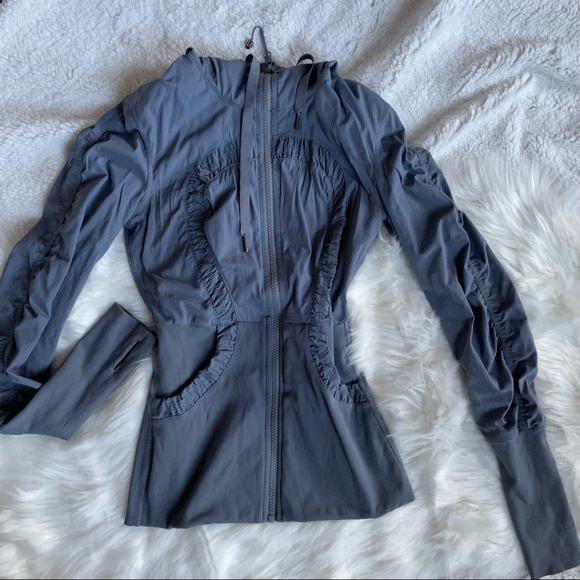 Lululemon Ruched Zip-up Wind Breaker - Picture 6 of 9
